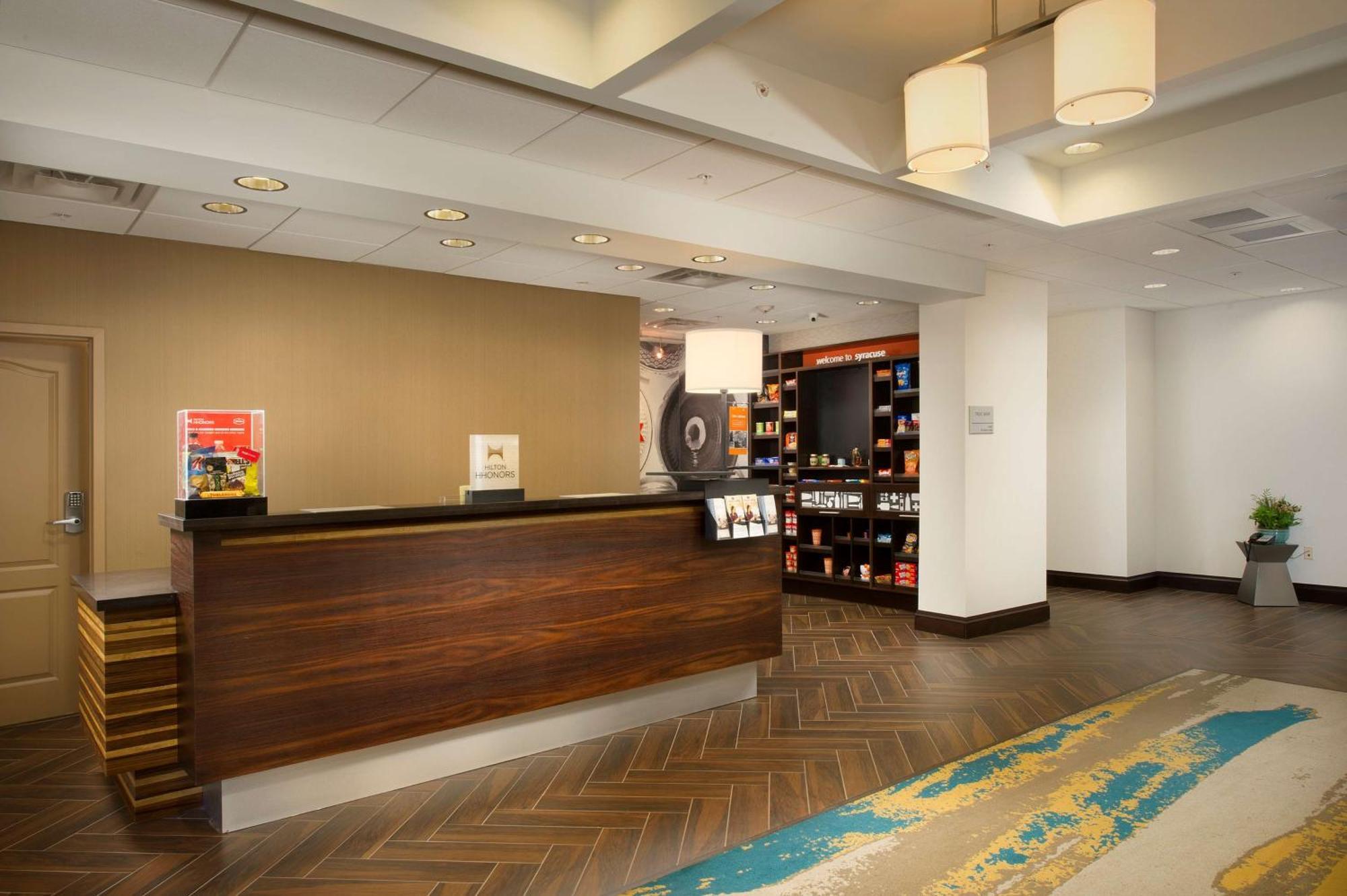 Hampton Inn & Suites Syracuse/Carrier Circle Восток Сиракьюс Экстерьер фото
